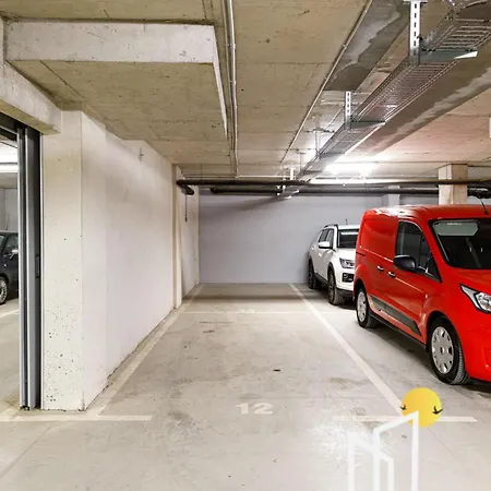 View - By Metro, Kids Room, Huge Terrace, 2 Garages, Ps5, Playground, Bbq, 24h Security סופיה