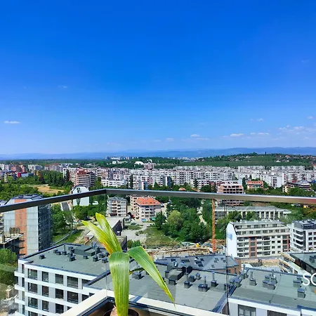 Апартамент Sofia View - By Metro, Kids Room, Huge Terrace, 2 Garages, Ps5, Playground, Bbq, 24H Security