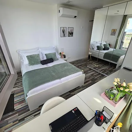 View - By Metro, Kids Room, Huge Terrace, 2 Garages, Ps5, Playground, Bbq, 24h Security סופיה