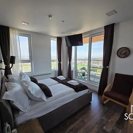 Апартамент Sofia View - By Metro, Kids Room, Huge Terrace, 2 Garages, Ps5, Playground, Bbq, 24H Security София