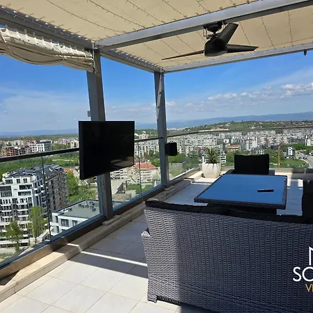 Апартамент Sofia View - By Metro, Kids Room, Huge Terrace, 2 Garages, Ps5, Playground, Bbq, 24H Security