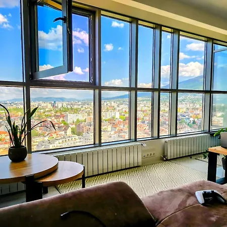 Апартамент Sofia View - By Metro, Kids Room, Huge Terrace, 2 Garages, Ps5, Playground, Bbq, 24H Security *