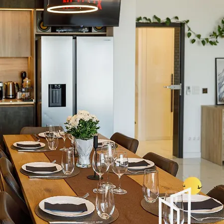 Sofia View - By Metro, Kids Room, Huge Terrace, 2 Garages, Ps5, Playground, Bbq, 24H Security *